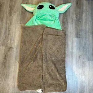 Star Wars | Bedding | Star Wars Mandalorian Hooded Blanket Baby Yoda ...